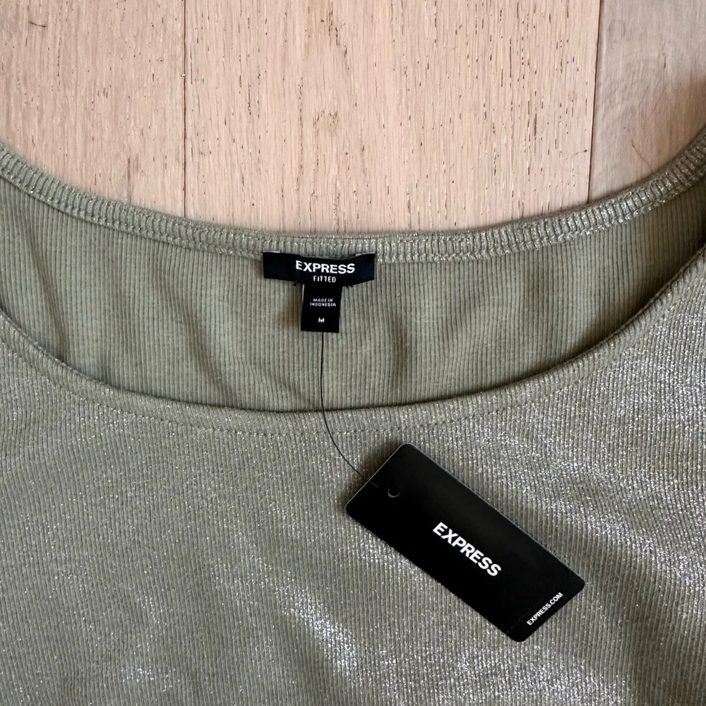 Express Crop Top - Picture 3 of 3